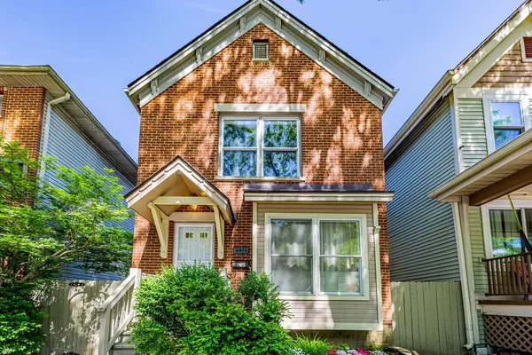 $3,300 | 3413 South Indiana Avenue, Chicago, IL 60616
