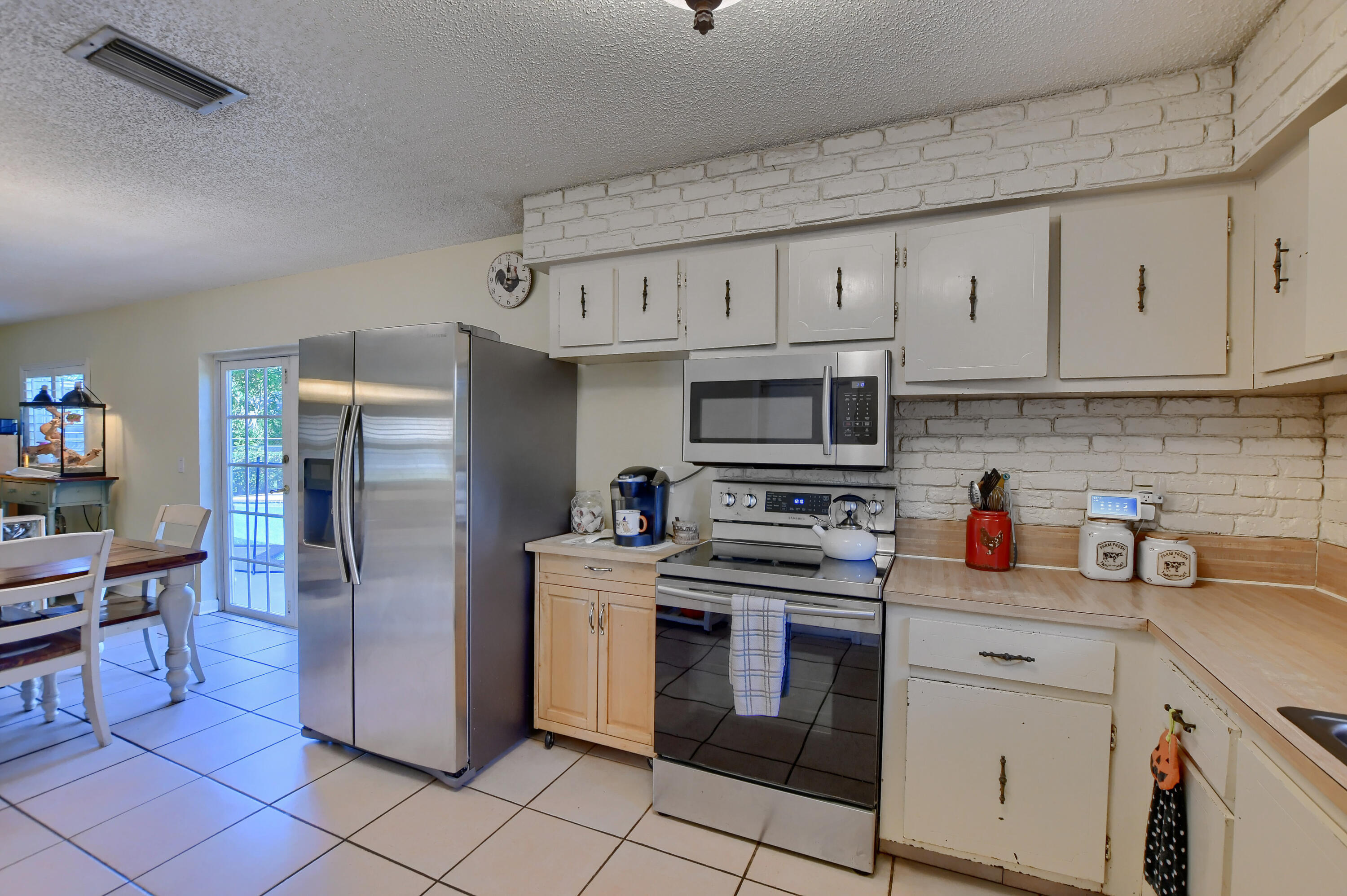10905 Jennifer Lane Boca Raton, FL 33428 - Photo 14 of 44 15_ebf_4379-hdr(5)