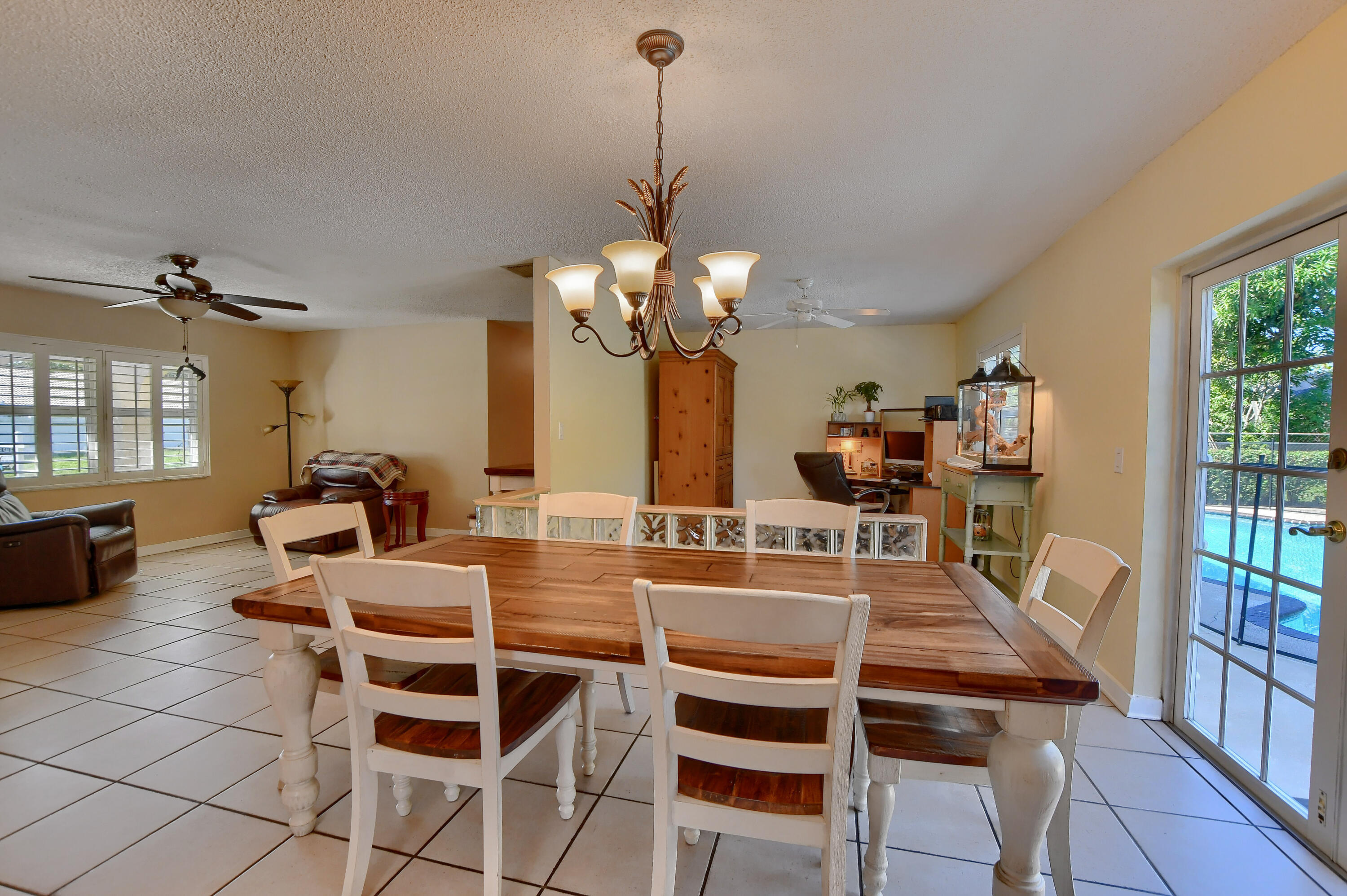 10905 Jennifer Lane Boca Raton, FL 33428 - Photo 15 of 44 16_ebf_4384-hdr(5)