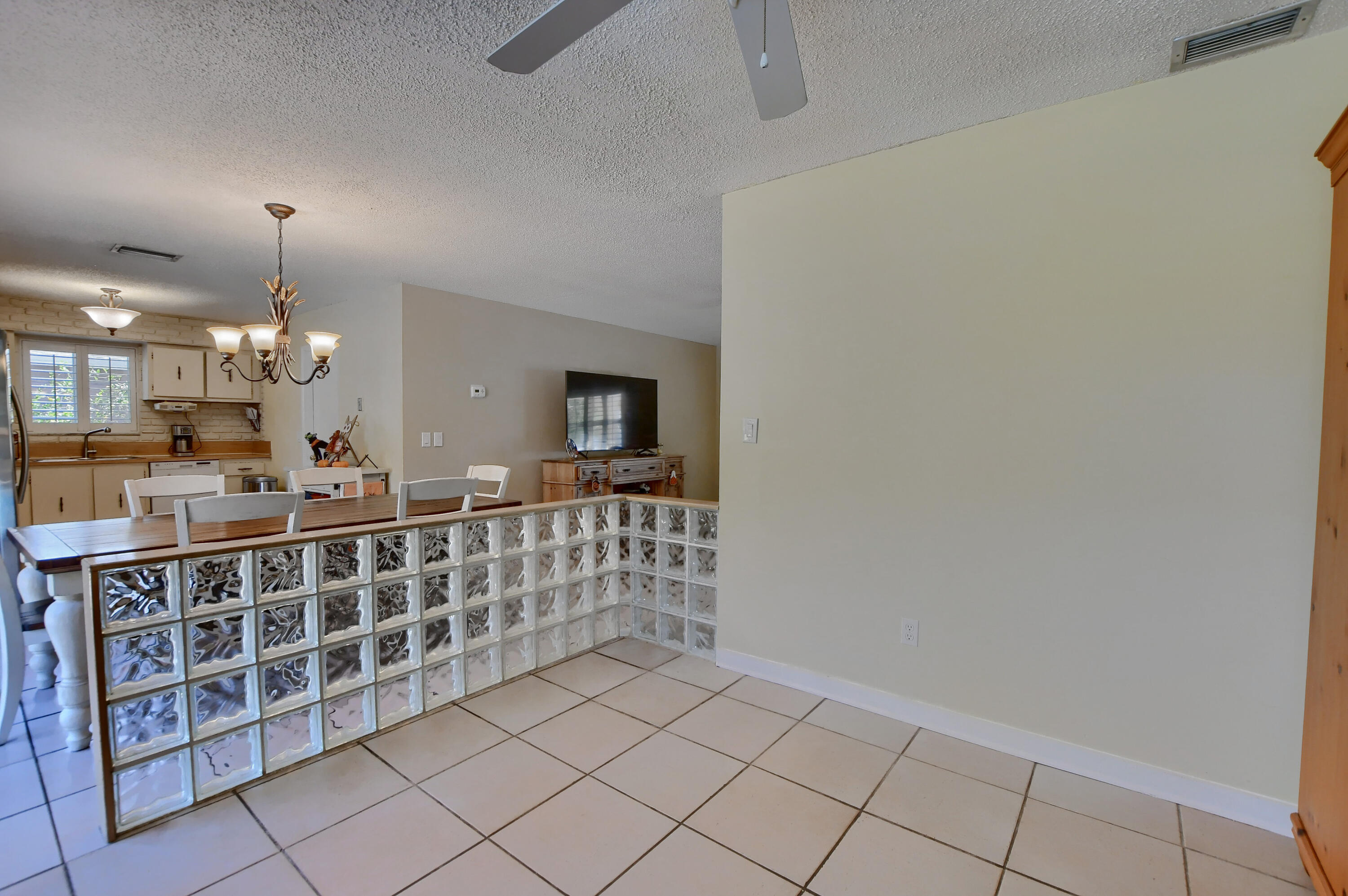 10905 Jennifer Lane Boca Raton, FL 33428 - Photo 17 of 44 18_ebf_4394-hdr(5)