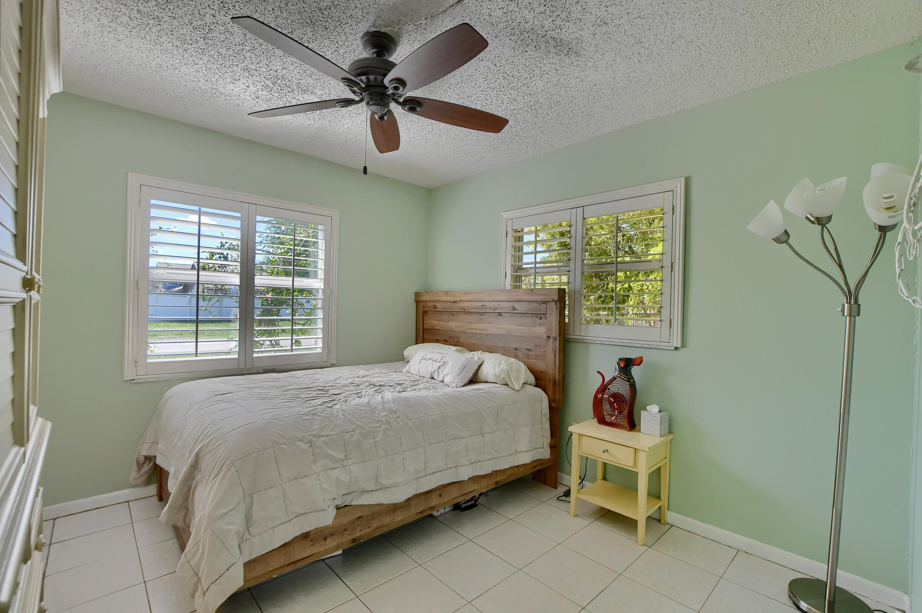 10905 Jennifer Lane Boca Raton, FL 33428 - Photo 22 of 44 23_ebf_4419-hdr(5)
