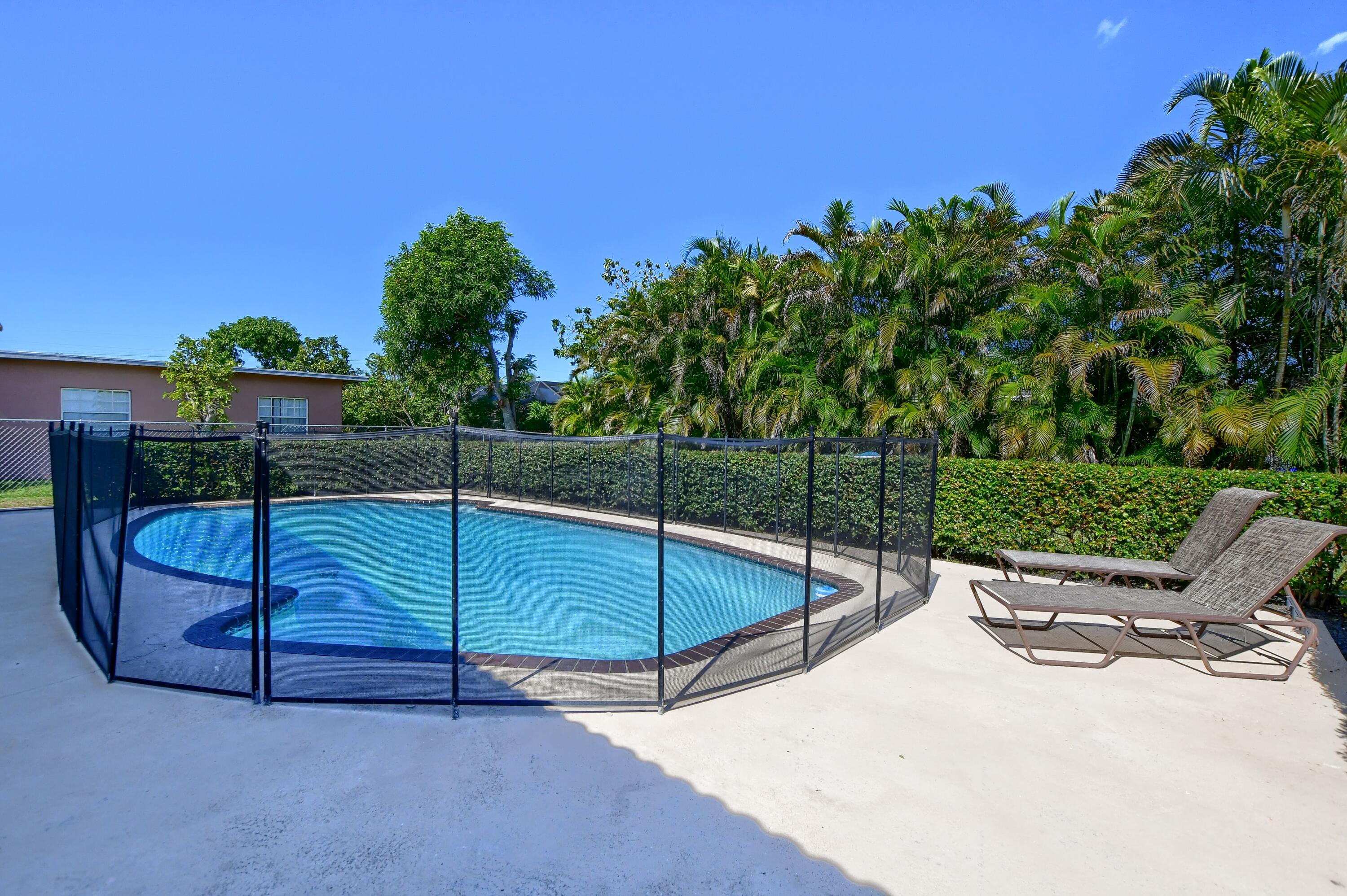 10905 Jennifer Lane Boca Raton, FL 33428 - Photo 27 of 44 28_ebf_4444-hdr(5)