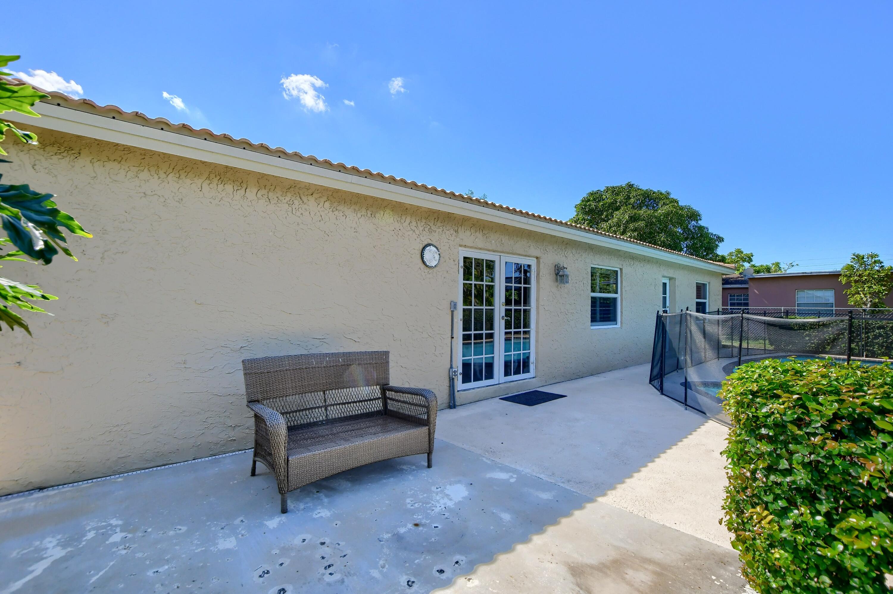 10905 Jennifer Lane Boca Raton, FL 33428 - Photo 28 of 44 29_ebf_4449-hdr(5)