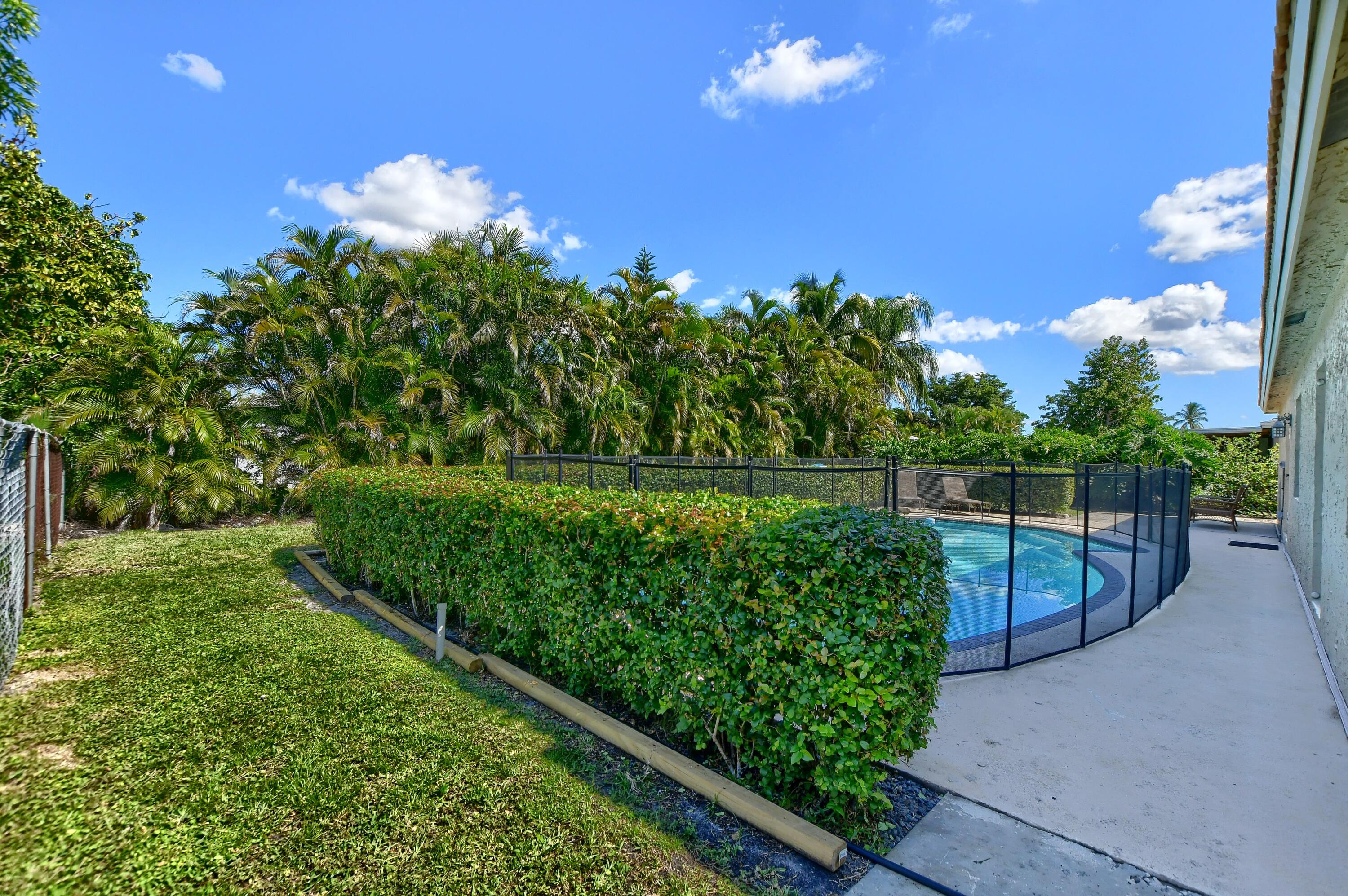 10905 Jennifer Lane Boca Raton, FL 33428 - Photo 30 of 44 31_ebf_4459-hdr(5)