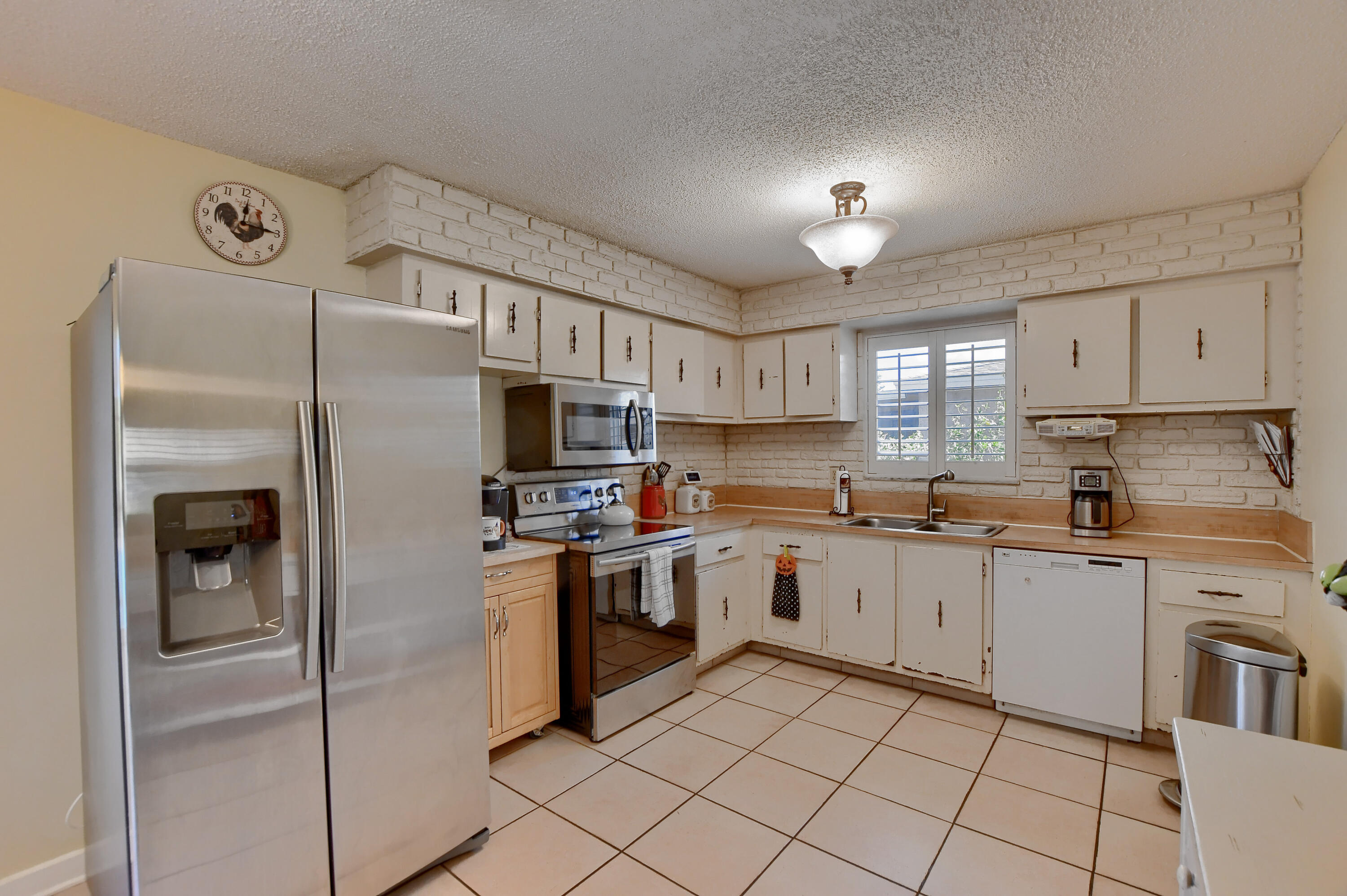10905 Jennifer Lane Boca Raton, FL 33428 - Photo 10 of 44 11_ebf_4359-hdr(5)