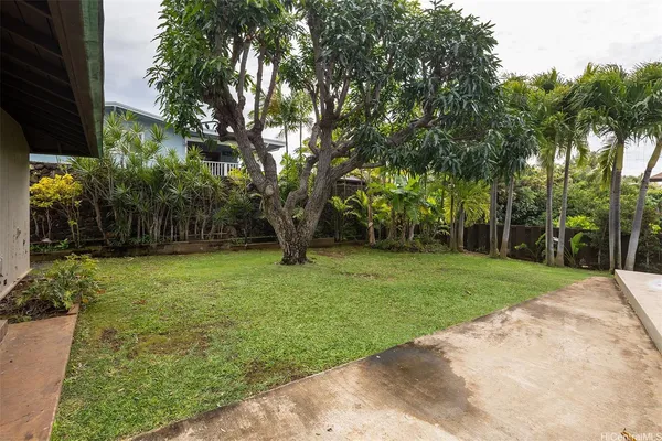 $8,500 | 4103 Kahala Avenue, Honolulu, HI 96816