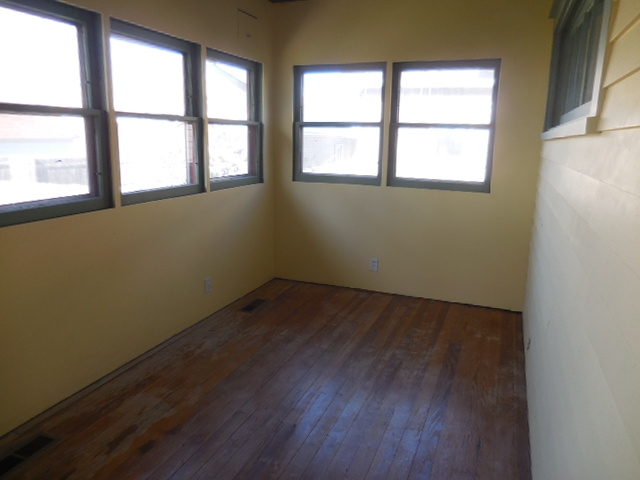 120 West 10th Street Rochester, IN 46975 - Photo 13 of 23