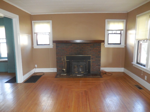 120 West 10th Street Rochester, IN 46975 - Photo 4 of 23