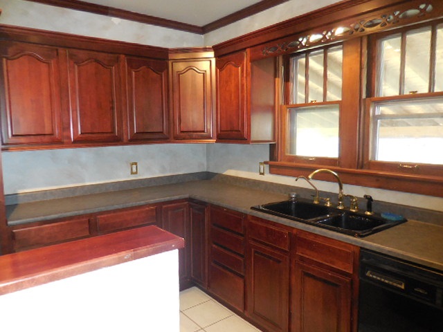 120 West 10th Street Rochester, IN 46975 - Photo 10 of 23