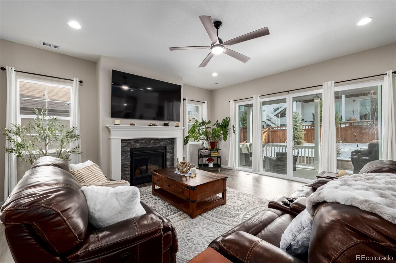 2812 Keepsake Way Castle Rock, CO 80109 - Photo 7 of 42