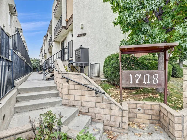 $718,000 | 1708 South 6th Street, Unit 6, Alhambra, CA 91803