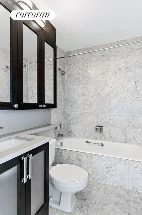 377 Rector Place, Unit 7I Manhattan, NY 10280 - Photo 4 of 11