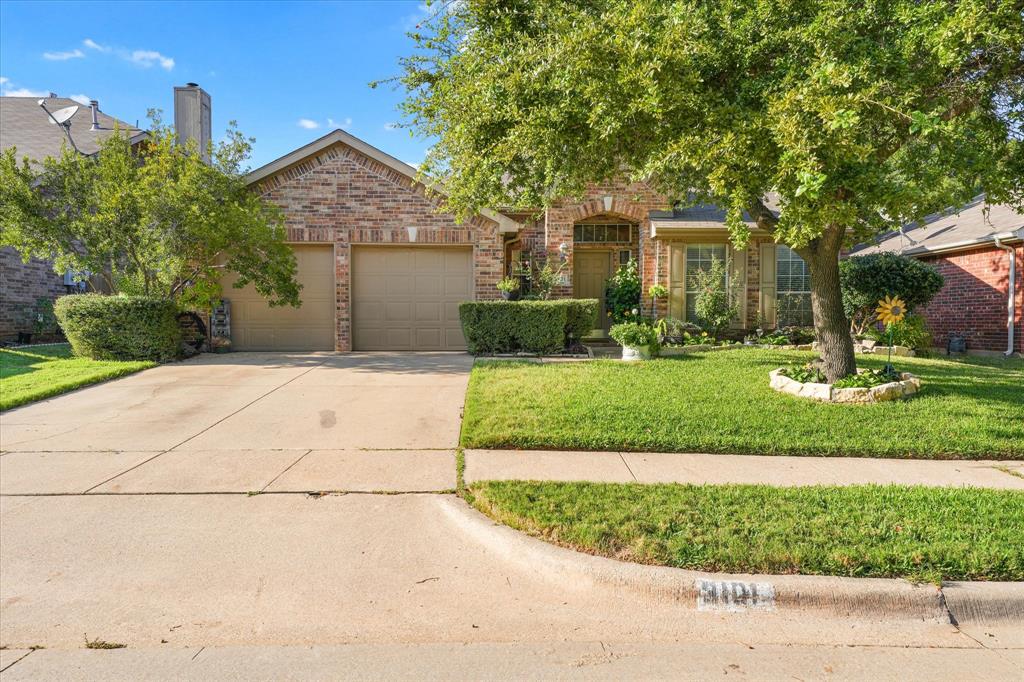 3101 Blake Street Corinth, TX 76210 - Photo 3 of 26