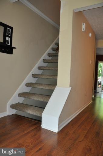 1571 Autumn Ridge Circle Reston, VA 20194 - Photo 2 of 30 Interior (General)