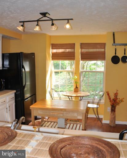 1571 Autumn Ridge Circle Reston, VA 20194 - Photo 14 of 30 Kitchen