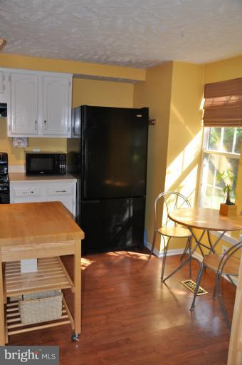 1571 Autumn Ridge Circle Reston, VA 20194 - Photo 26 of 30 Kitchen