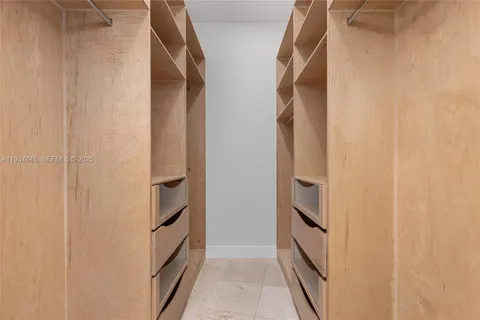 $4,995,000 | 808 Brickell Key Drive, Unit 3901, Miami, FL 33131