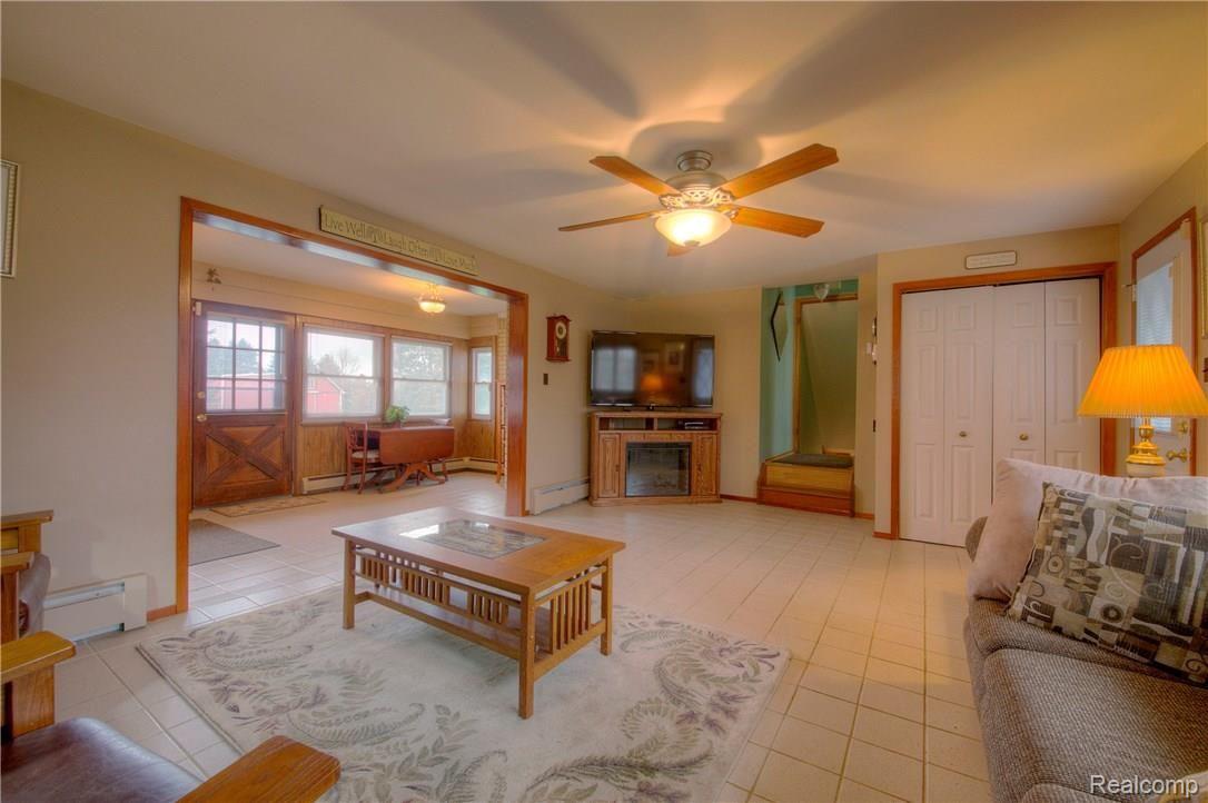 3624 Napier Road Canton, MI 48187 - Photo 19 of 38 17 Living Room.jpg
