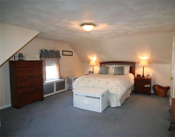 27 Lake Street Wakefield, MA 01880 - Photo 12 of 17