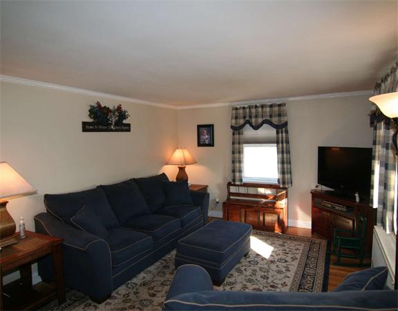 27 Lake Street Wakefield, MA 01880 - Photo 2 of 17