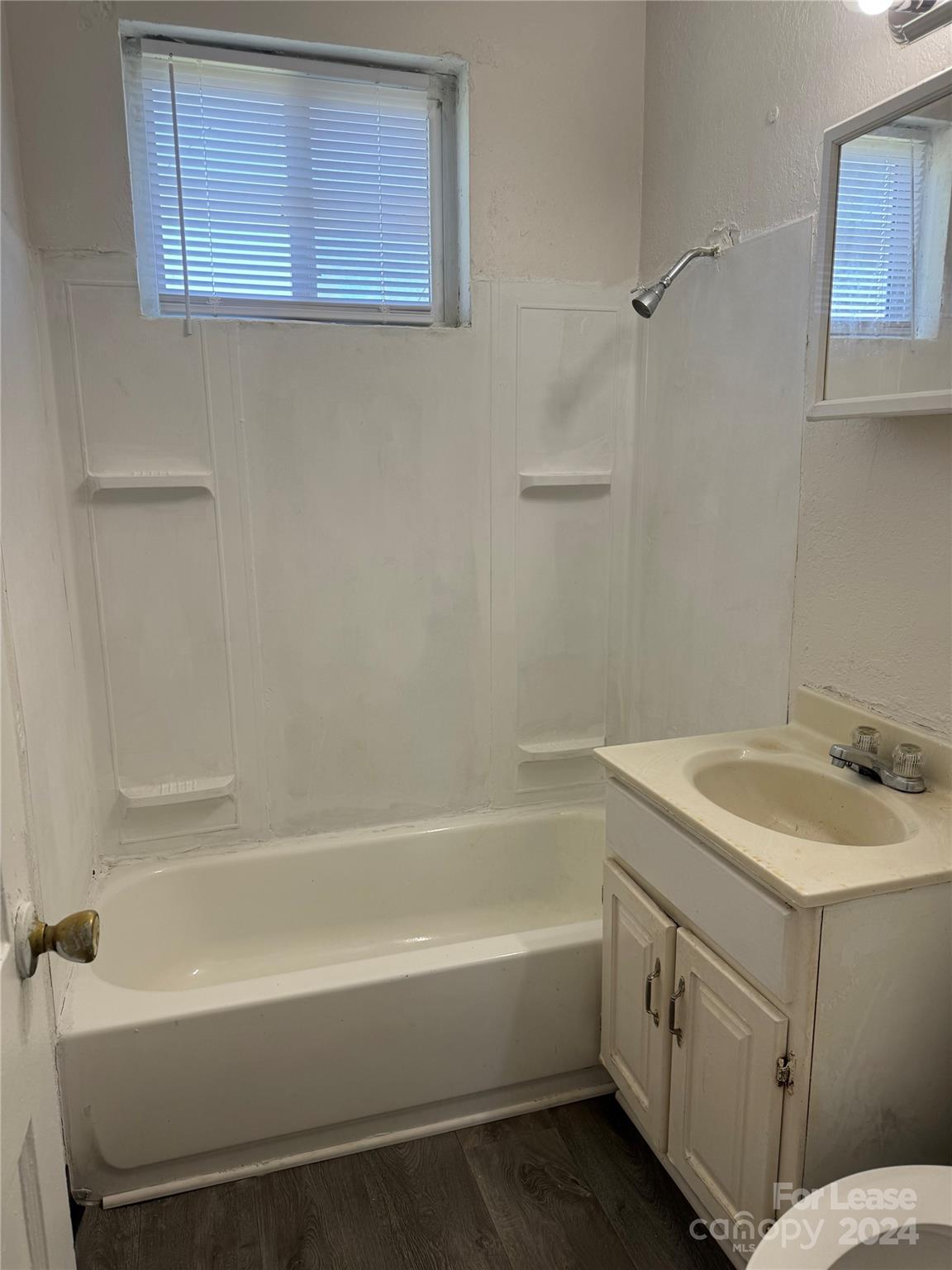 200 York Street, Unit M6 Chester, SC 29706 - Photo 10 of 14 a bathroom with a sink and a bathtub