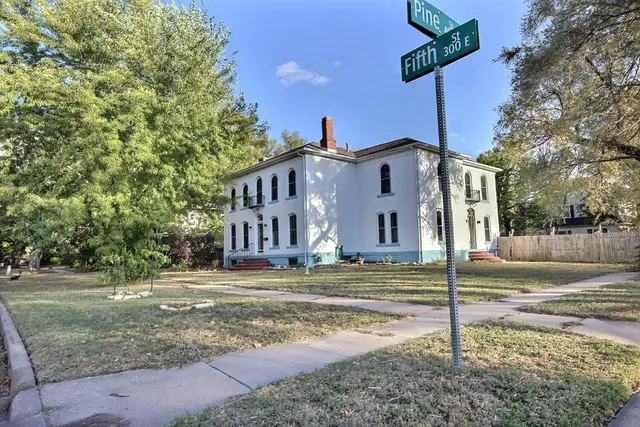 $155,000 | 303 East 5th Street, Newton, KS 67114
