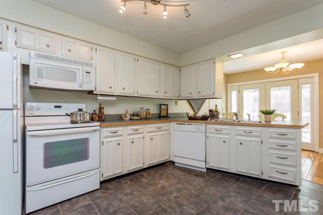 800 Green Ridge Drive Raleigh, NC 27609 - Photo 3 of 11