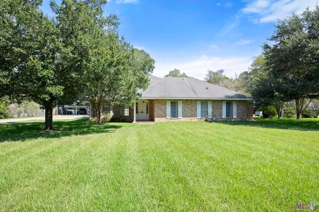 $525,000 | 405 North College Street, Denham Springs, LA 70726