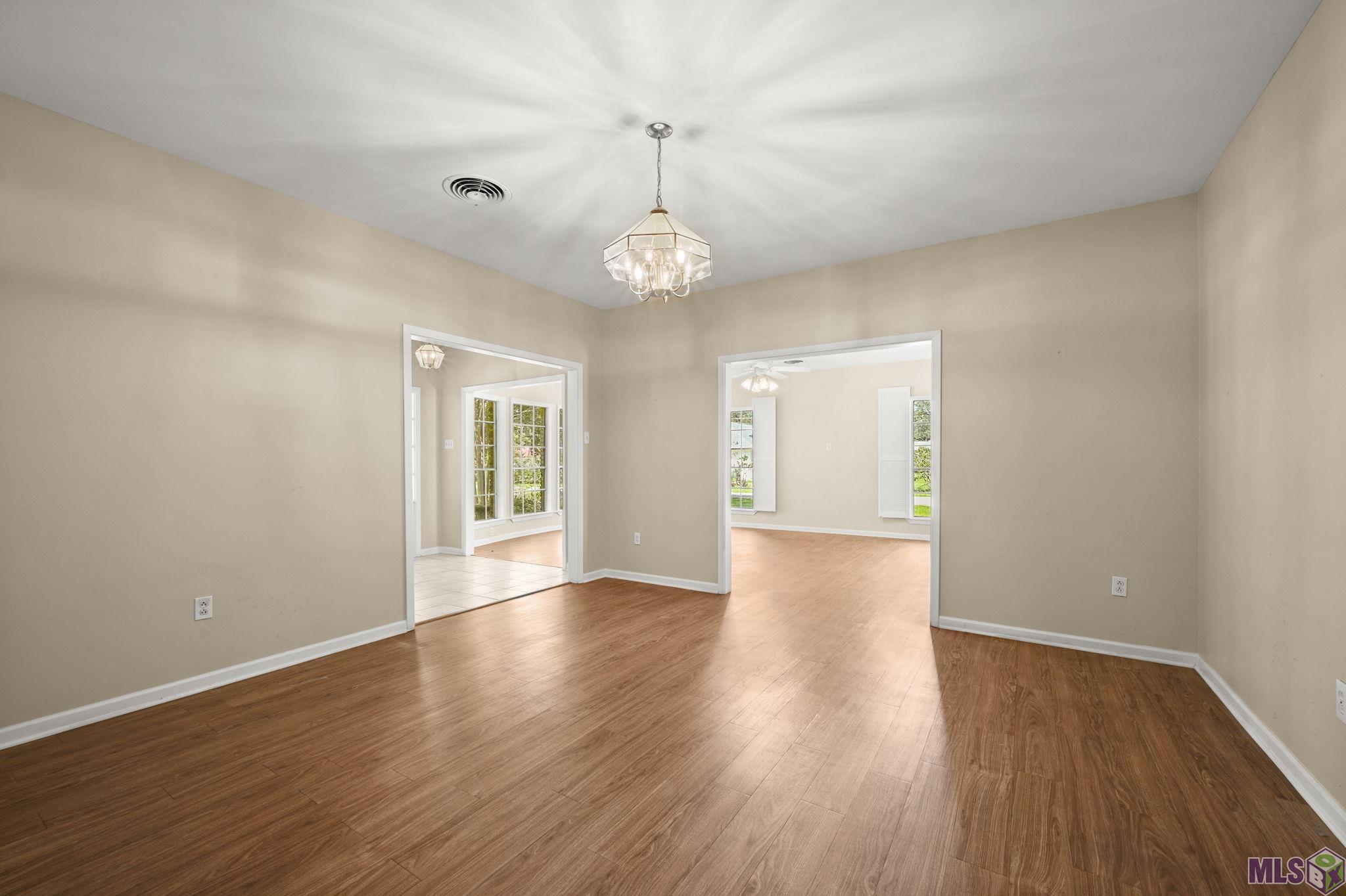 405 North College Street Denham Springs, LA 70726 - Photo 12 of 39 Dining Room