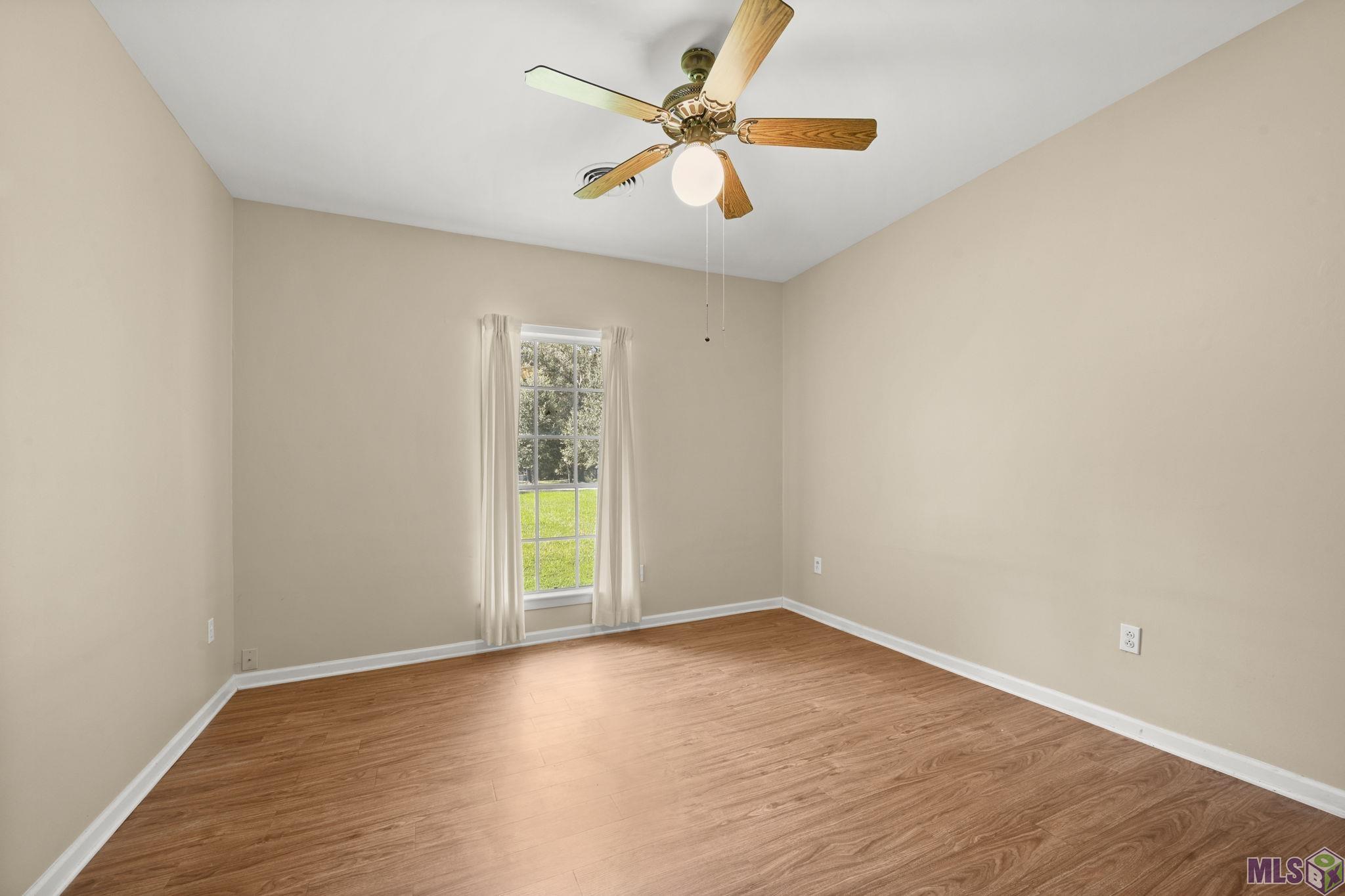 405 North College Street Denham Springs, LA 70726 - Photo 17 of 39 Bedroom