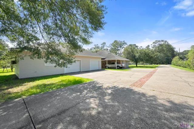 $525,000 | 405 North College Street, Denham Springs, LA 70726