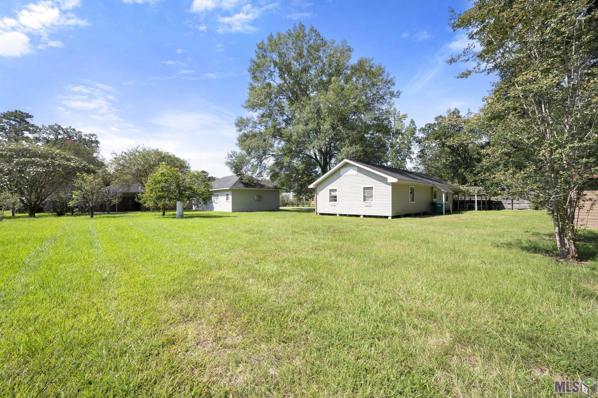 405 North College Street Denham Springs, LA 70726 - Photo 36 of 39 Back yard