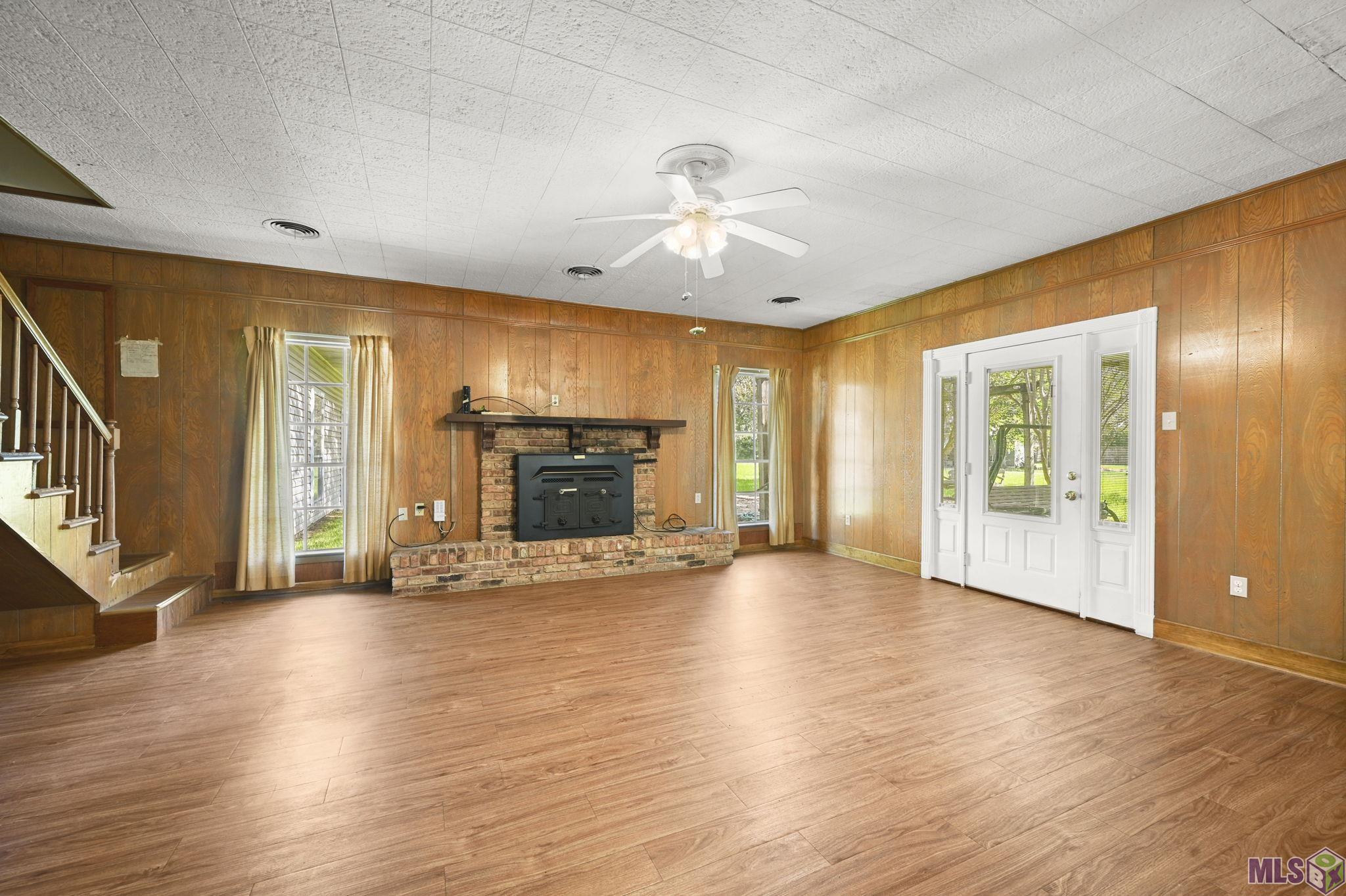 405 North College Street Denham Springs, LA 70726 - Photo 7 of 39 Family Room