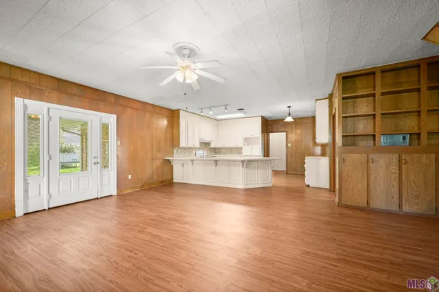 $525,000 | 405 North College Street, Denham Springs, LA 70726