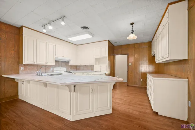 $525,000 | 405 North College Street, Denham Springs, LA 70726