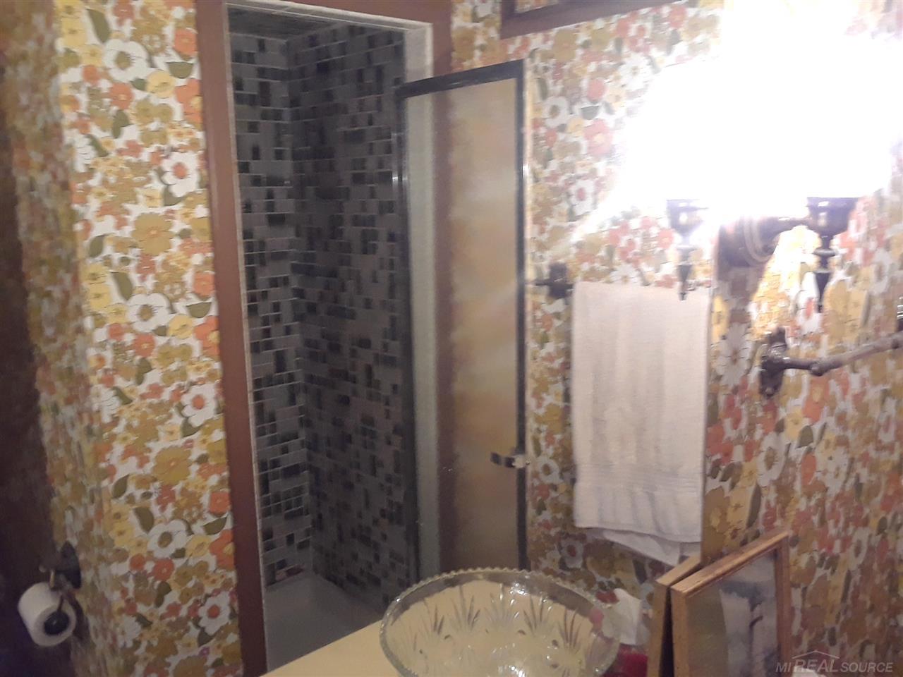 32544 Bunert Road Warren, MI 48088 - Photo 22 of 25 31351677-21.JPG