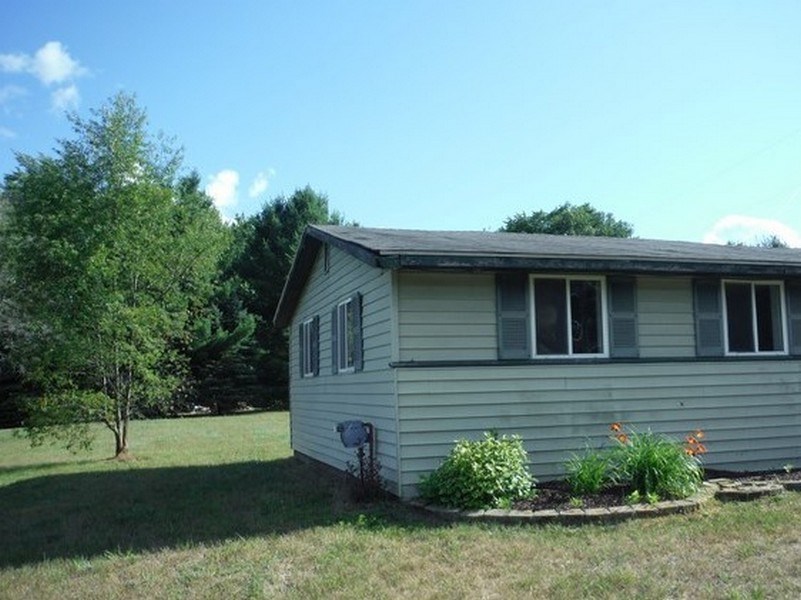 5273 Ellison Road Sterling, MI 48659 - Photo 8 of 8 1850209-9.JPG