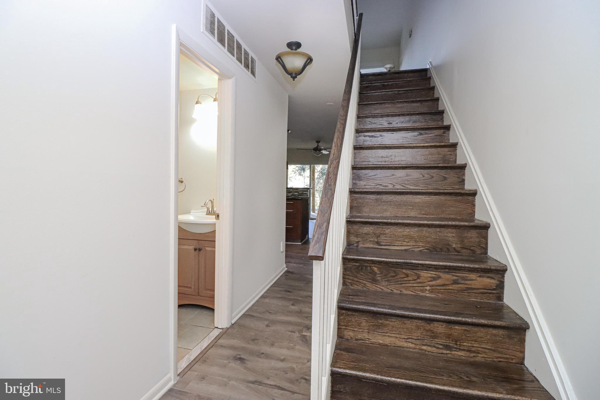 1624 Wainwright Drive Reston, VA 20190 - Photo 31 of 47 Gallery Image 31