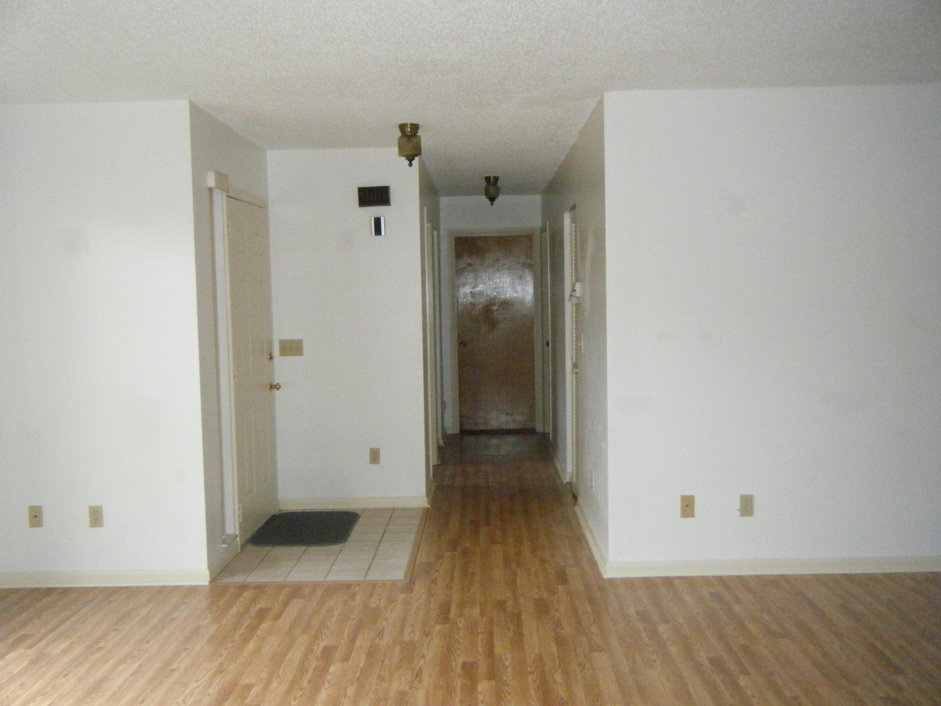 2040 Colonial Road, Unit 6 Fort Pierce, FL 34950 - Photo 13 of 30 2016-01-06 12.40.03