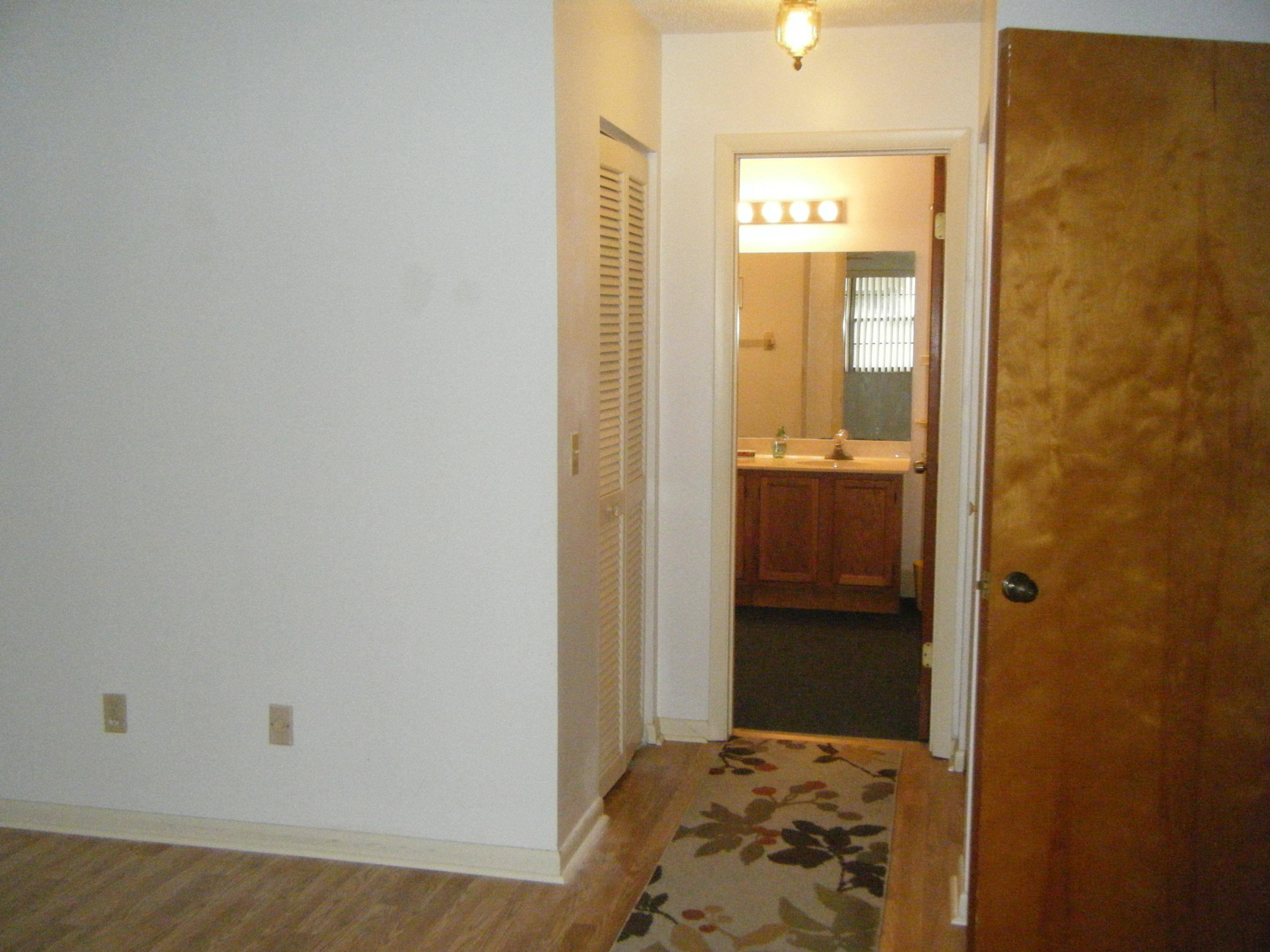 2040 Colonial Road, Unit 6 Fort Pierce, FL 34950 - Photo 17 of 30 2016-01-06 12.43.42