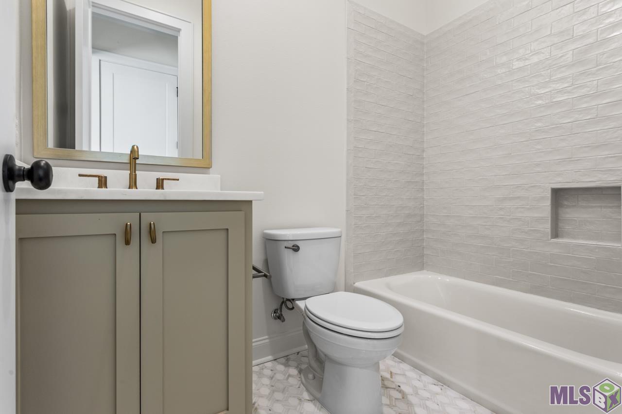 13715 Sweet Cherry Drive Baton Rouge, LA 70810 - Photo 26 of 35 En-suite bath for Bedroom #3