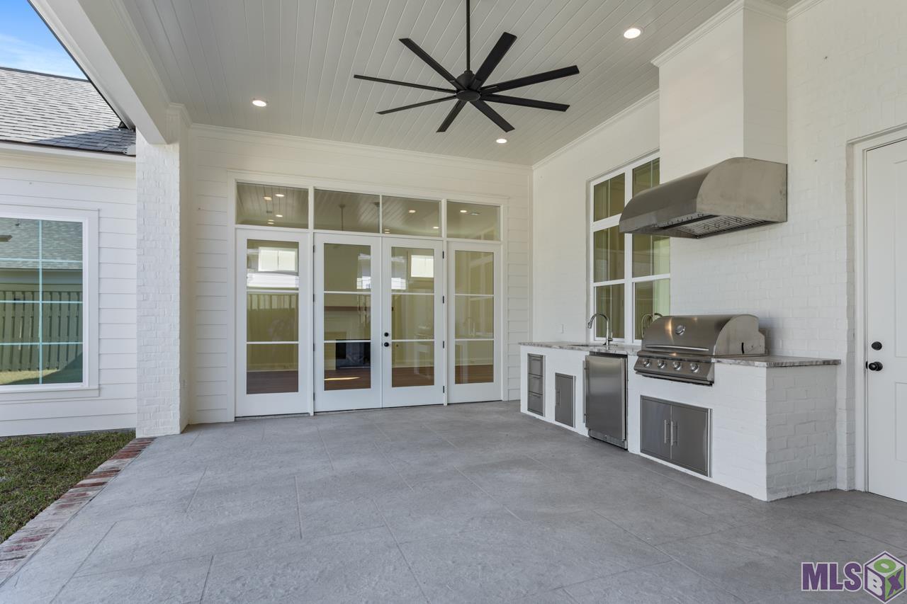 13715 Sweet Cherry Drive Baton Rouge, LA 70810 - Photo 28 of 35 Looking back to the living room from outdoot area
