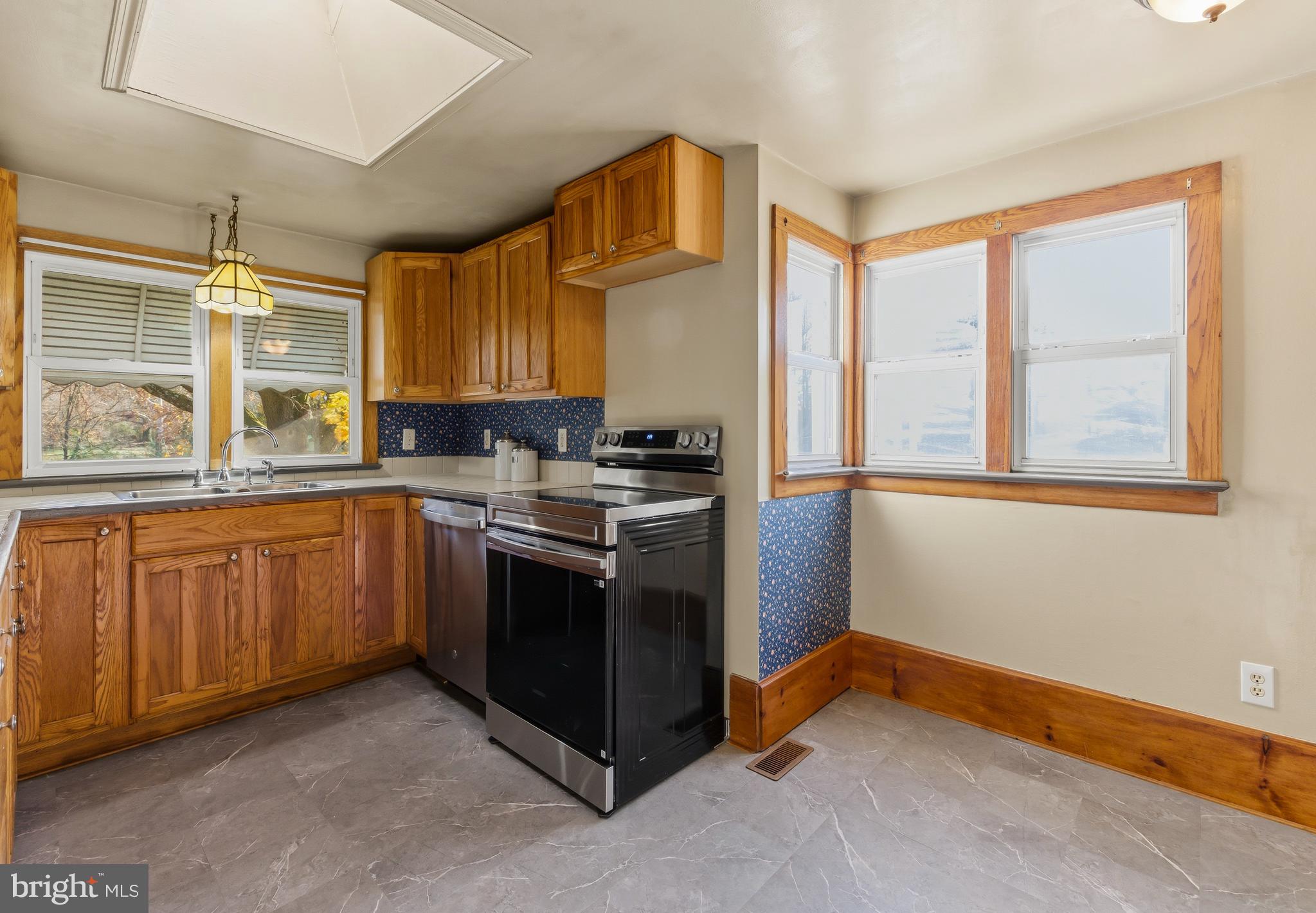 300 Alloway Aldine Road Alloway, NJ 08098 - Photo 12 of 34 Kitchen Boast All Brand new Appliances