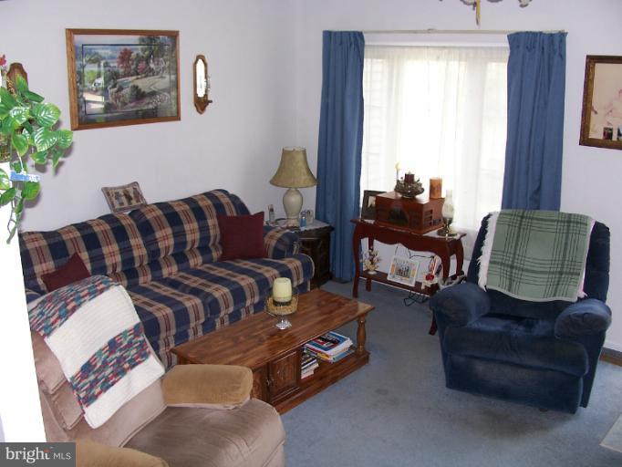 5465 Princess Drive Rosedale, MD 21237 - Photo 18 of 30 Living Room