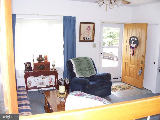 5465 Princess Drive Rosedale, MD 21237 - Photo 20 of 30 Living Room