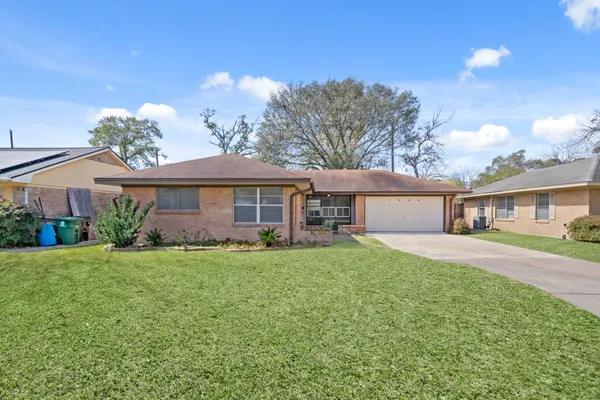 $2,200 | 1409 Conrad Sauer Drive, Houston, TX 77043