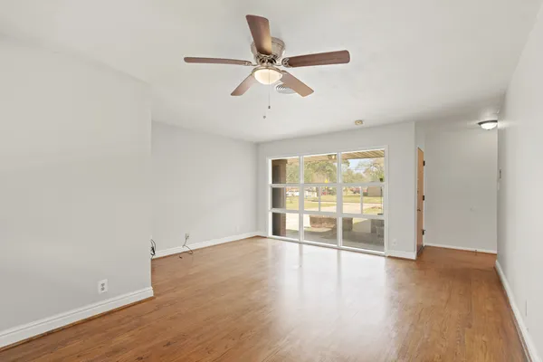 $2,200 | 1409 Conrad Sauer Drive, Houston, TX 77043