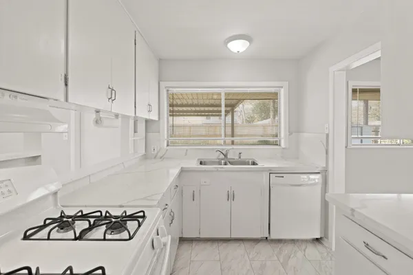 $2,200 | 1409 Conrad Sauer Drive, Houston, TX 77043