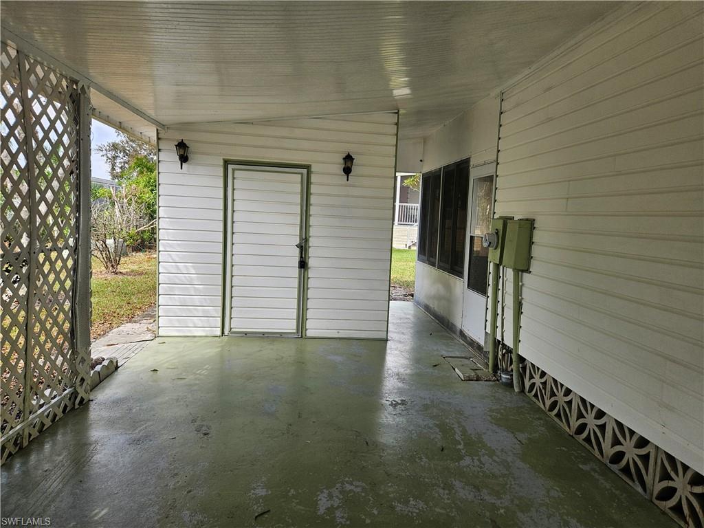 859 Manatee Road Naples, FL 34114 - Photo 4 of 37 View of patio / terrace