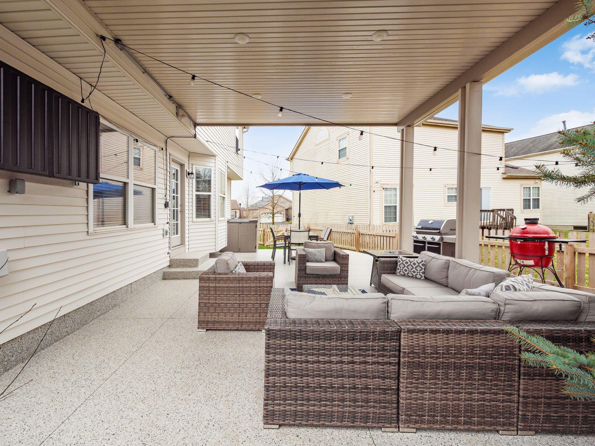 2476 Limestone Way Columbus, OH 43228 - Photo 43 of 52 Patio